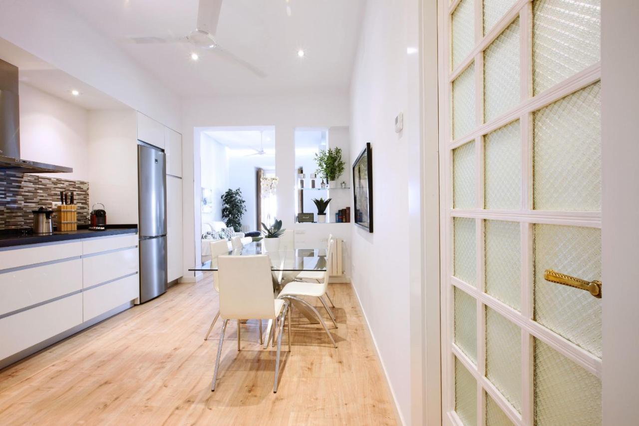Reina Sofía Boutique By Madflats Collection * Madrid