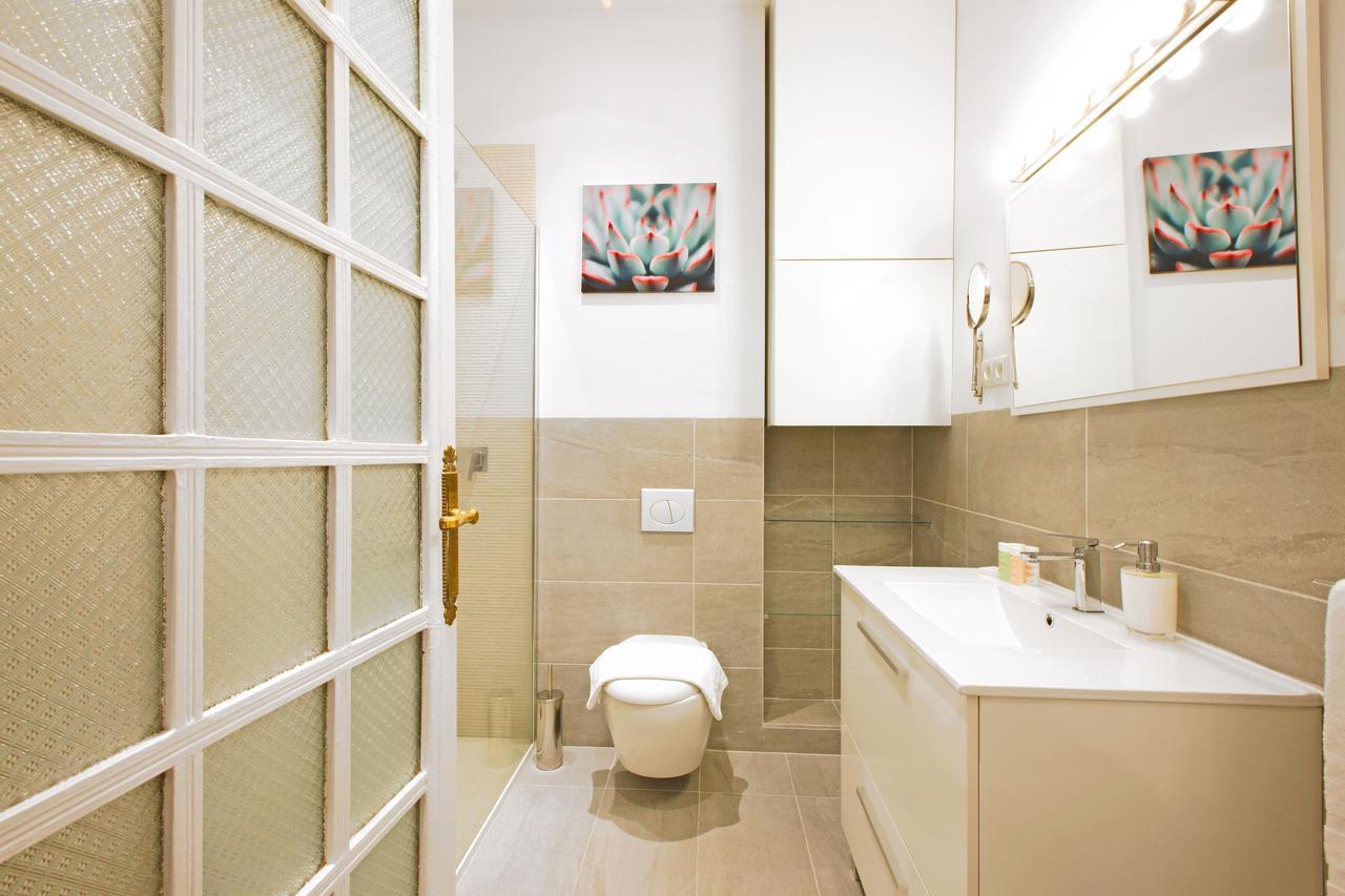 Reina Sofía Boutique By Madflats Collection